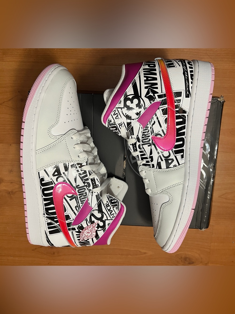 Air Jordan 1 mid men’s size 12 off white/fire pink